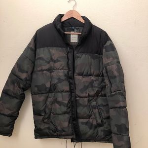 Puffer Jacket (Camouflage) - H&M brand - WARM!